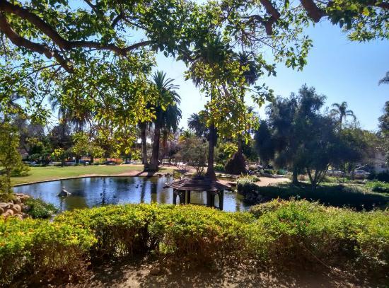 Alice Keck Park Memorial Garden